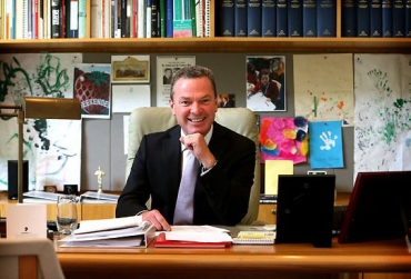 Bộ trưởng giáo dục Úc ủng hộ chính sách cạnh tranh về mức học phí