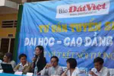 Công ty Du học Á–Âu đồng hành cùng ngày hội tư vấn tuyển sinh báo Đất Việt